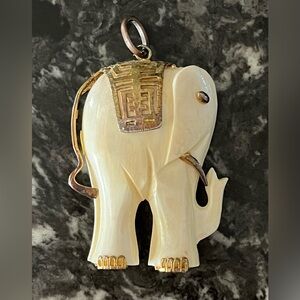 Elephant 🐘 Vintage Pendant